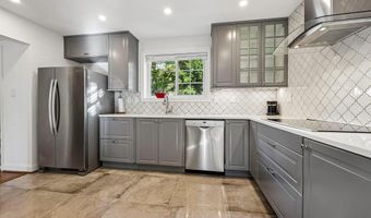 5001 W CEDAR Ln, Bethesda, MD 20814