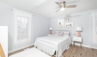 412 1st St, Apex, NC 27502