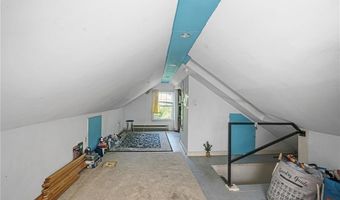 58 Essex Rd, North Kingstown, RI 02852
