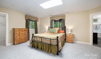37 New Cross N, Asheville, NC 28805