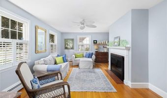 221 Trinity St, Warwick, RI 02886