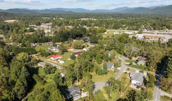 2 Wood Path Ln, Arden, NC 28704