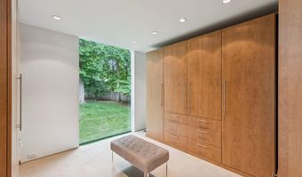 7405 HELMSDALE Rd, Bethesda, MD 20817