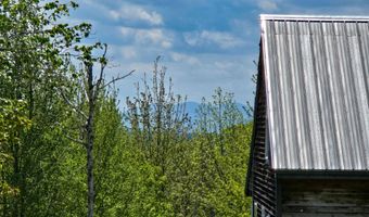 990 W Daniels Rd, Albany, VT 05820