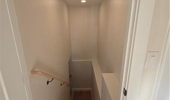 513 Knotty Oak Rd, Coventry, RI 02816
