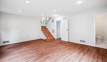 4503 TRAYMORE St, Bethesda, MD 20814
