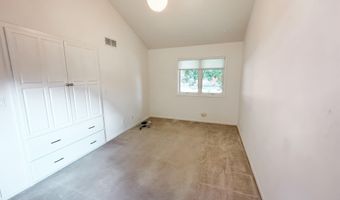 2212 Hamilton Dr, Ames, IA 50014
