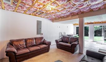 59 Camden Ln, Cranston, RI 02921