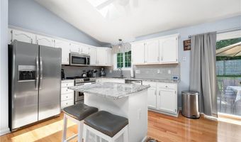 153 Grandview Ave, Lincoln, RI 02865