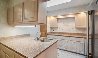 4 E Curran Dr, Absecon, NJ 08201