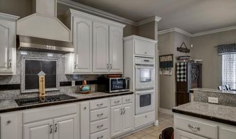 1007 BLUEBONNET Ln, Adkins, TX 78101