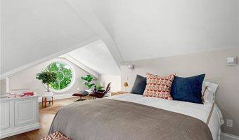 50 School St 7, Newport, RI 02840