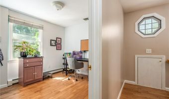 33 Wilbur Rd, Lincoln, RI 02865