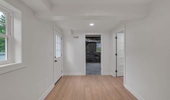 263 NE Oak Hill St, Abingdon, VA 24210