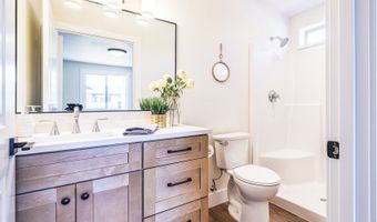 12252 Meadowlawn Dr, Oregon City, OR 97045
