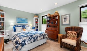 2202 Pine Grove Ct, Ann Arbor, MI 48103