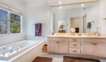 2016 Stonefield Ln, Santa Rosa, CA 95403