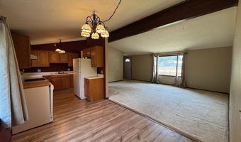 408 Elm St, Albert City, IA 50510