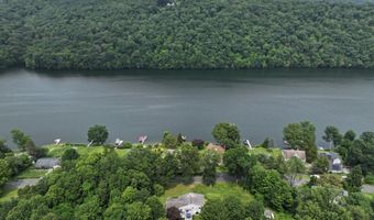 21 Lillinonah Dr, Brookfield, CT 06804