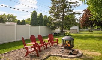 840 Cortland Dr, Apple Valley, MN 55124