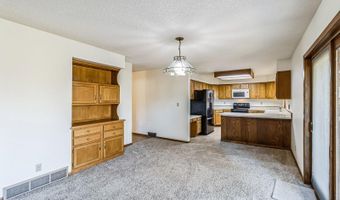 2214 Buchanan Dr, Ames, IA 50010