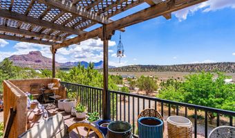 944 W Foothill Dr, Apple Valley, UT 84737