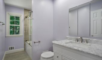 8614 BRAEBURN Dr, Annandale, VA 22003