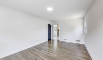 6 S Donald Ave, Arlington Heights, IL 60004