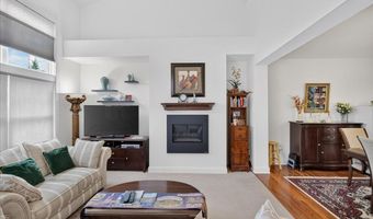 29 Mulberry Dr, Albany, NY 12205