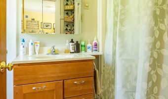 129 Miller St, Belfast, ME 04915