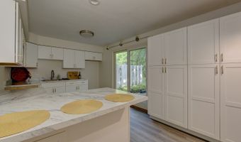84 Founders Vlg 84, Clinton, CT 06413