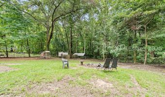 8 Billy Hill Rd, Beaufort, SC 29906