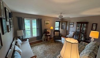 827 Wolf Creek Ln, Appomattox, VA 24522