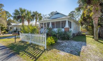 134 Sawyer Ln, Apalachicola, FL 32320