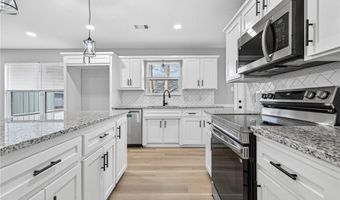 2300 Pine Ln, Barling, AR 72923