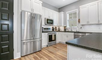 20 Phillip Ln, Arden, NC 28704
