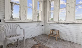 19 Elm St, Ansonia, CT 06401