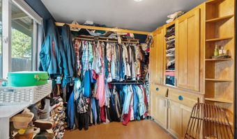 820 NW 12th St, Bend, OR 97703