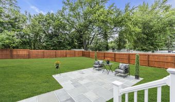 41 Avondale Ln, Aberdeen, NJ 07747