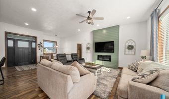 1012 S Nicholas Ave, Brandon, SD 57005