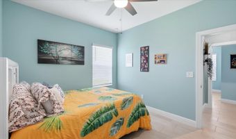 6230 ROADSTEAD Ct, Apollo Beach, FL 33572