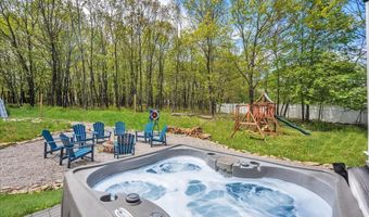 3305 Mountain Terrace Dr, Blakeslee, PA 18610