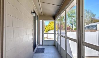 8 Ashby St, Johnston, RI 02919