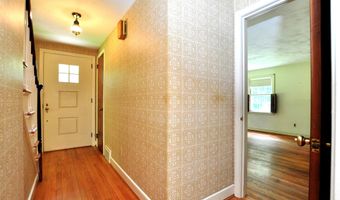 220 Arch Rd, Avon, CT 06001