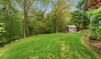 130 Village Hill Ln, North Kingstown, RI 02852
