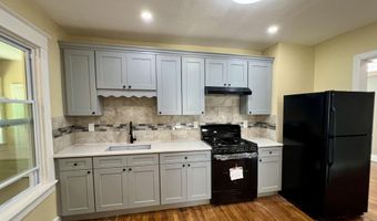213 Vrooman Ave 2nd Floor, Amsterdam, NY 12010