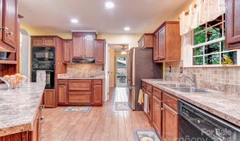 20 Jessica Ln, Barnardsville, NC 28709