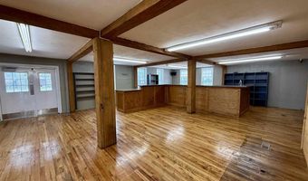 4402 220Th Trl, Amana, IA 52203