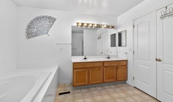 2 FOXFIELD Ct, Bear, DE 19701