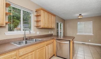 4105 Harris St, Ames, IA 50014